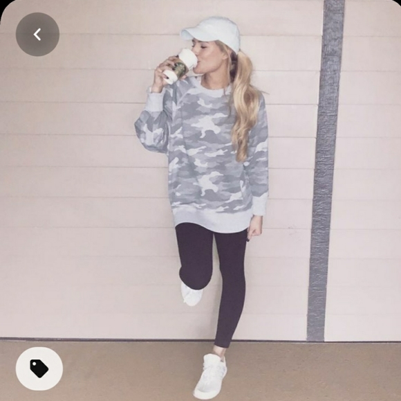 Sold**Aerie Camo Desert - Picture 4 of 7